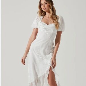 ASTR Dayanara Floral Burnout Puff Slv Midi Size XL